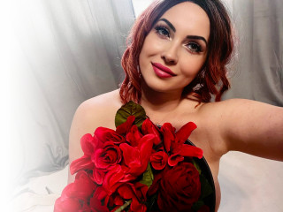 Alter: 34 / Löwe - Alter: 169 / normal - Geschlecht: weiblich - Ausrichtung: bisexuell - Haare: braun / mittellang - Piercing: Bauchnabel - bewebmaster-Alter: C - Hautfarbe: gebräunt - Augen: grau - Rasur: vollrasiert